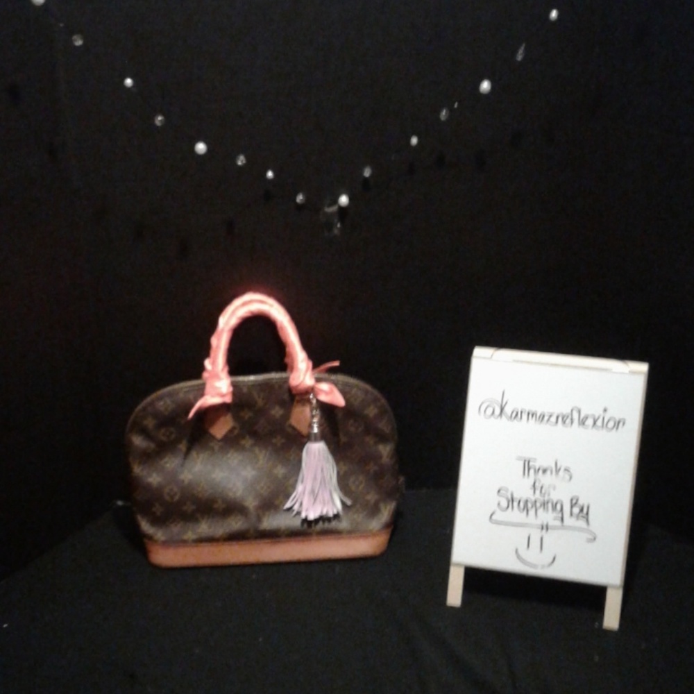 LOUIS VUITTON Alma